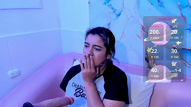 Snapshot of taylor_cupper chatting on 10-31-25, 03:40 taylor cupper online show from 10-31-25, 03:40