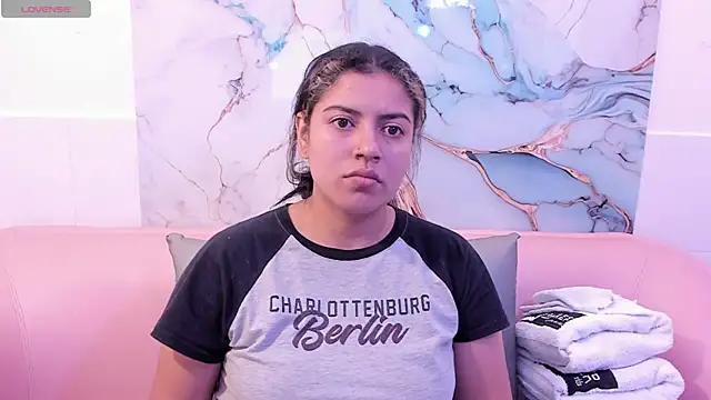 Snapshot of taylor_cupper chatting on 11-22-25, 02:43 taylor cupper online show from 11-22-25, 02:43