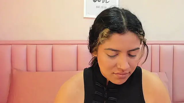 Snapshot of taylor_cupper chatting on 11-23-25, 01:27 taylor cupper online show from 11-23-25, 01:27