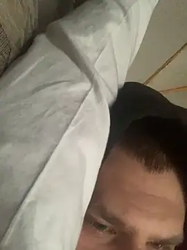 Snapshot of Boysex227 chatting on 12-21-25, 08:43 Boysex227 online show from 12-21-25, 08:43