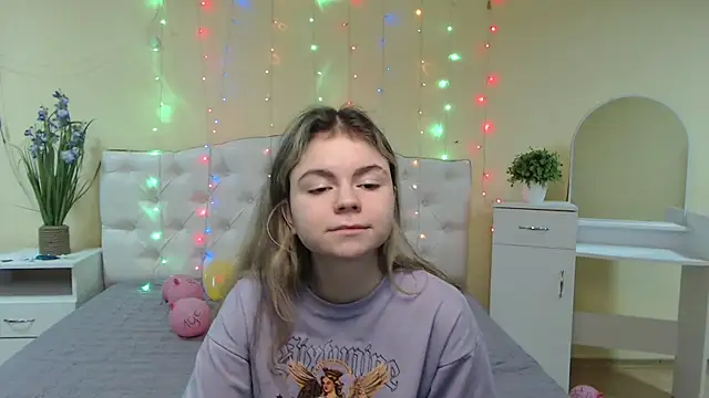 TinaRedly online show from 01-23-25, 01:02