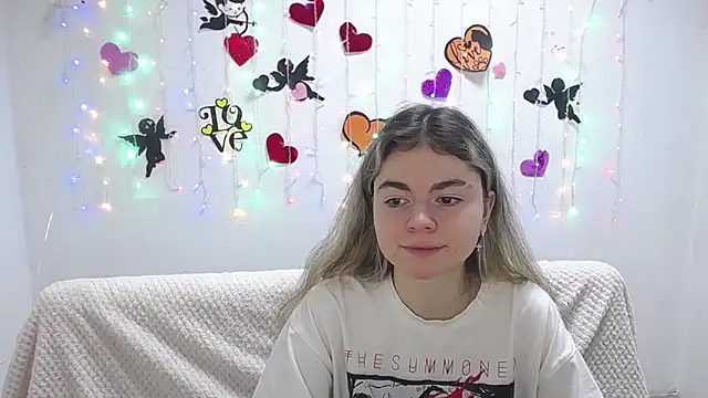 TinaRedly online show from 02-20-25, 01:08