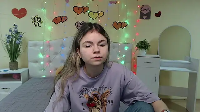 TinaRedly online show from 03-03-25, 09:26