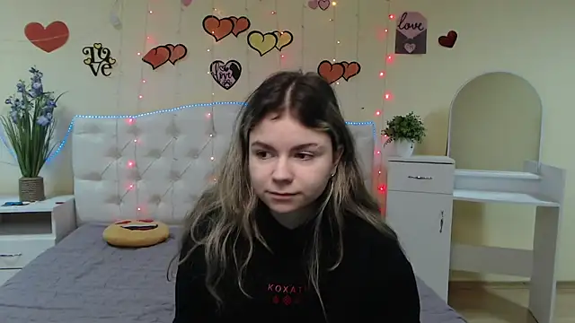 TinaRedly online show from 03-09-25, 06:17