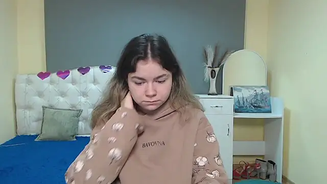 TinaRedly online show from 10-12-25, 05:50