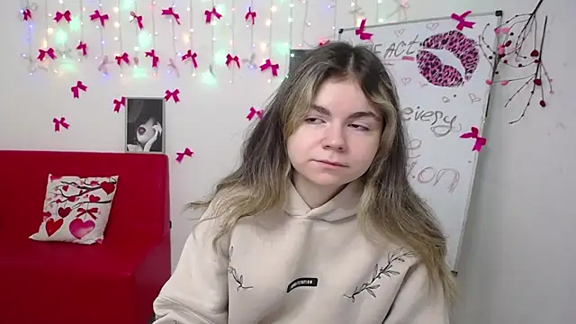 TinaRedly online show from 03-12-26, 06:52