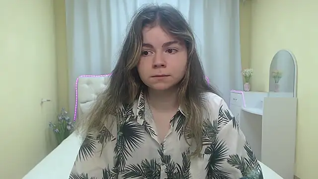 TinaRedly online show from 05-25-26, 07:09
