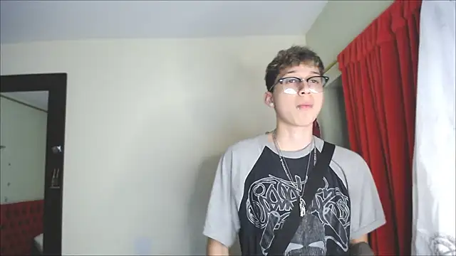 Snapshot of _Thomas_hot_ chatting on 12-20-24, 10:54  Thomas hot  online show from 12-20-24, 10:54