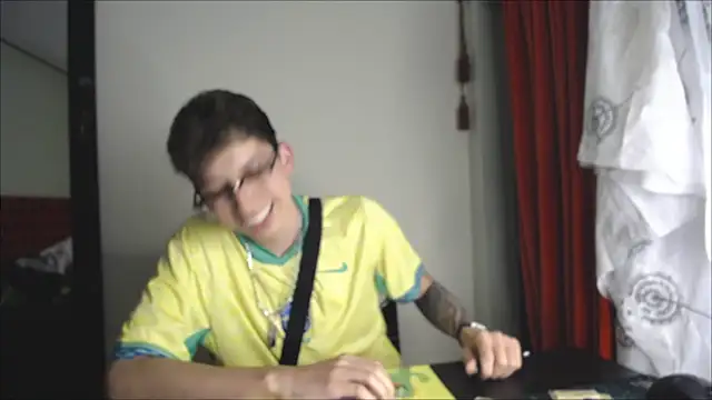 Snapshot of _Thomas_hot_ chatting on 12-27-24, 12:39  Thomas hot  online show from 12-27-24, 12:39