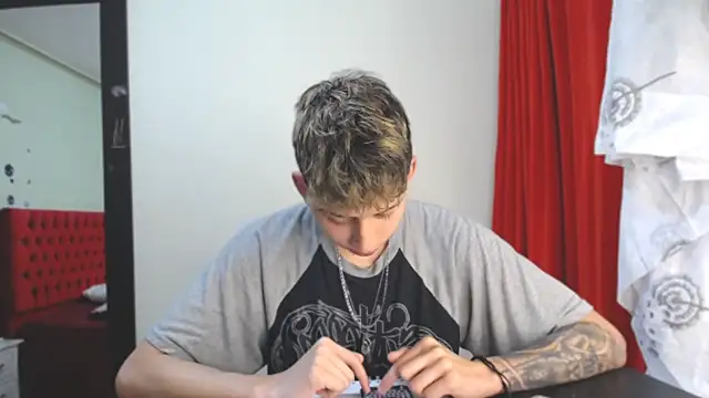 Snapshot of _Thomas_hot_ chatting on 12-31-24, 06:05  Thomas hot  online show from 12-31-24, 06:05