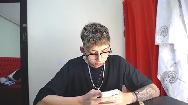 Snapshot of _Thomas_hot_ chatting on 01-02-25, 08:02  Thomas hot  online show from 01-02-25, 08:02