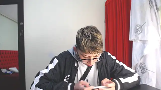 Snapshot of _Thomas_hot_ chatting on 01-08-25, 04:11  Thomas hot  online show from 01-08-25, 04:11