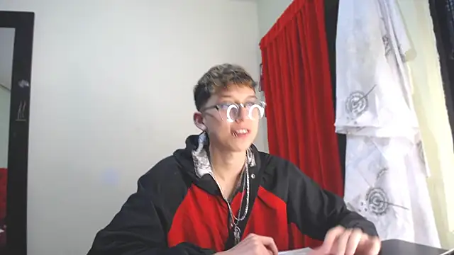 Snapshot of _Thomas_hot_ chatting on 01-10-25, 11:08  Thomas hot  online show from 01-10-25, 11:08