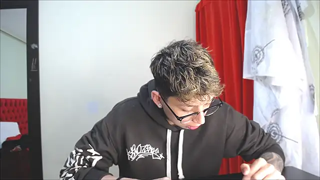 Snapshot of _Thomas_hot_ chatting on 01-23-25, 07:51  Thomas hot  online show from 01-23-25, 07:51