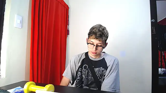 Snapshot of _Thomas_hot_ chatting on 01-28-25, 09:40  Thomas hot  online show from 01-28-25, 09:40