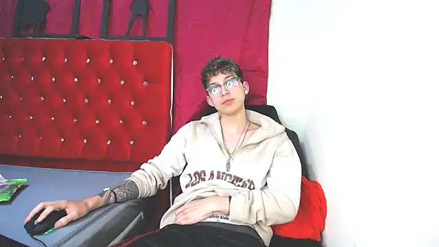 Snapshot of _Thomas_hot_ chatting on 02-11-25, 06:44  Thomas hot  online show from 02-11-25, 06:44