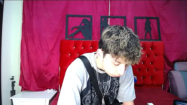 Snapshot of _Thomas_hot_ chatting on 02-23-25, 03:24  Thomas hot  online show from 02-23-25, 03:24