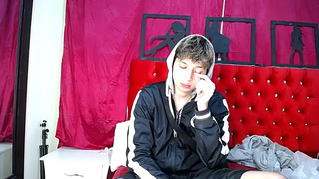 Snapshot of _Thomas_hot_ chatting on 02-27-25, 04:09  Thomas hot  online show from 02-27-25, 04:09
