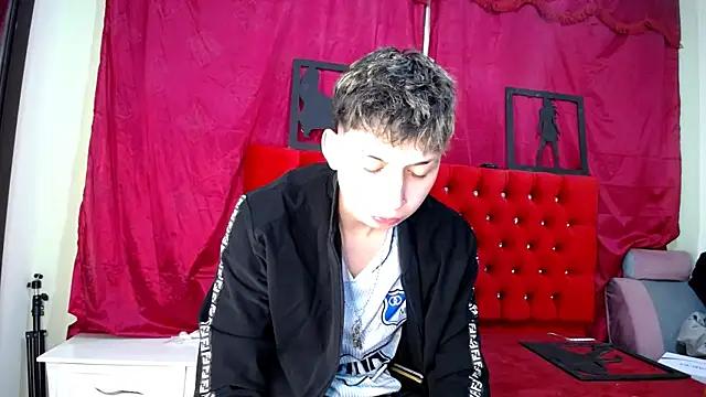 Snapshot of _Thomas_hot_ chatting on 03-07-25, 01:53  Thomas hot  online show from 03-07-25, 01:53