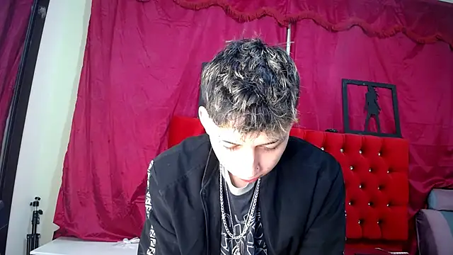 Snapshot of _Thomas_hot_ chatting on 03-08-25, 12:52  Thomas hot  online show from 03-08-25, 12:52