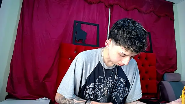 Snapshot of _Thomas_hot_ chatting on 03-14-25, 09:00  Thomas hot  online show from 03-14-25, 09:00
