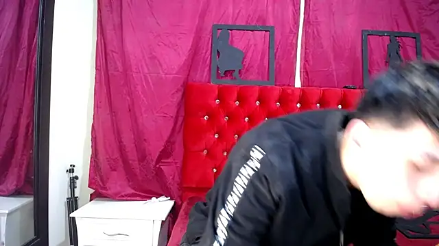 Snapshot of _Thomas_hot_ chatting on 03-16-25, 01:38  Thomas hot  online show from 03-16-25, 01:38