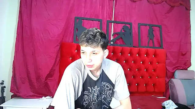 Snapshot of _Thomas_hot_ chatting on 03-17-25, 04:19  Thomas hot  online show from 03-17-25, 04:19