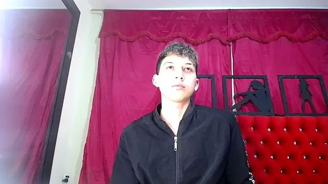 Snapshot of _Thomas_hot_ chatting on 03-18-25, 01:00  Thomas hot  online show from 03-18-25, 01:00
