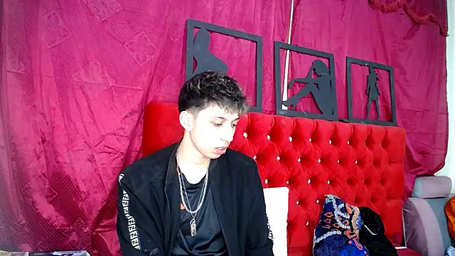 Snapshot of _Thomas_hot_ chatting on 03-21-25, 03:44  Thomas hot  online show from 03-21-25, 03:44