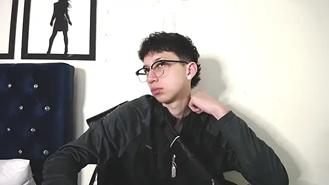 Snapshot of _Thomas_hot_ chatting on 09-12-25, 12:00  Thomas hot  online show from 09-12-25, 12:00