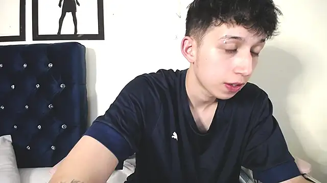 Snapshot of _Thomas_hot_ chatting on 10-01-25, 04:18  Thomas hot  online show from 10-01-25, 04:18