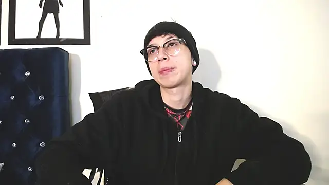 Snapshot of _Thomas_hot_ chatting on 10-22-25, 04:02  Thomas hot  online show from 10-22-25, 04:02