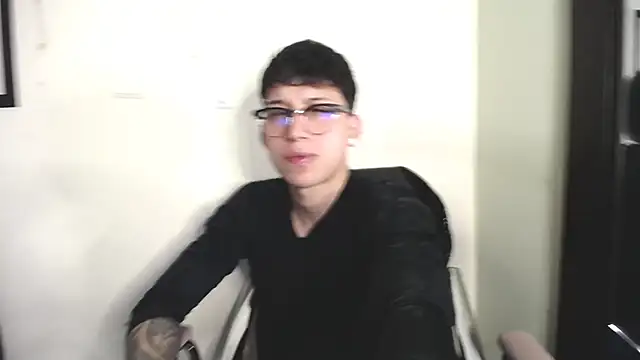  Thomas hot  online show from 11-26-25, 04:13