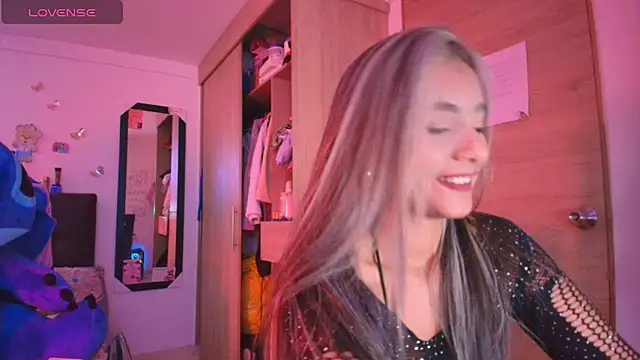 megan collins96 online show from 05-22-26, 07:19