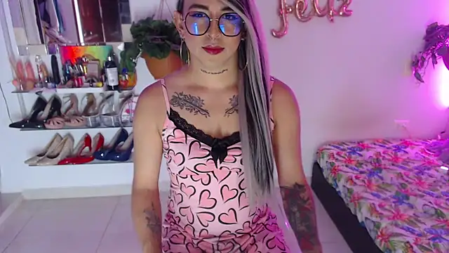 Laveneno ortiz07 online show from 12-20-24, 11:47