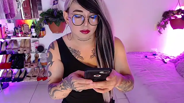 Laveneno ortiz07 online show from 04-22-26, 12:13