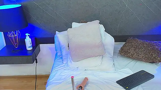 charlottebrowns  online show from 02-20-25, 06:46