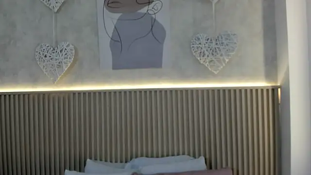 charlottebrowns  online show from 11-25-25, 12:27