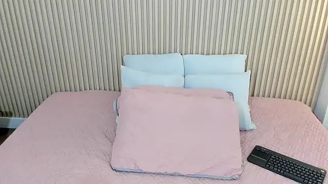 charlottebrowns  online show from 07-17-26, 12:34
