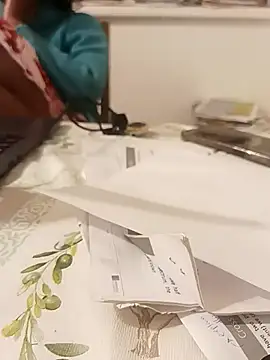 maleesa online show from 10-14-25, 06:09