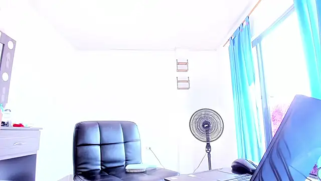 xmissinchesxx online show from 07-07-26, 03:49