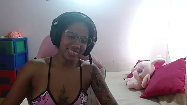 TiffanyRoouse online show from 02-17-25, 10:47