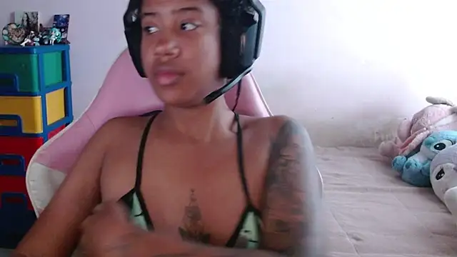 TiffanyRoouse online show from 11-24-25, 09:47