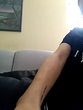 Snapshot of Standa19 chatting on 11-04-25, 12:37 Standa19 online show from 11-04-25, 12:37