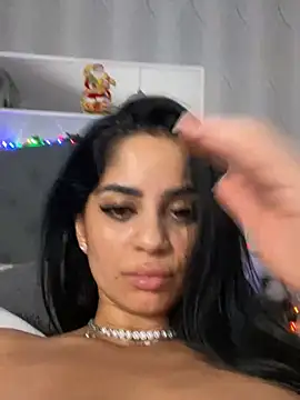 Snapshot of _adelle chatting on 12-12-24, 01:28 adelle online show from 12-12-24, 01:28