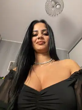 Snapshot of _adelle chatting on 12-13-24, 03:32 adelle online show from 12-13-24, 03:32