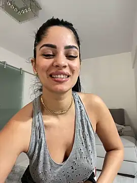 Snapshot of _adelle chatting on 01-05-25, 11:37 adelle online show from 01-05-25, 11:37