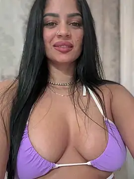 Snapshot of _adelle chatting on 02-09-25, 10:53 adelle online show from 02-09-25, 10:53