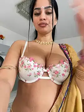 Snapshot of _adelle chatting on 02-22-25, 11:13 adelle online show from 02-22-25, 11:13
