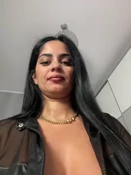 Snapshot of _adelle chatting on 10-16-25, 12:17 adelle online show from 10-16-25, 12:17